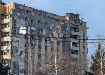 Наслідки ракетної атаки на Кривий Ріг: загибла, тяжкі поранені та багато руйнувань
