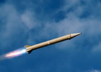Ракетна атака у Камʼянському району: є поранені