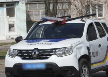 У Нікополі перекинулося поліцейське авто, яке їхало на ДТП