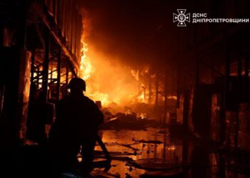 Ворог вдарив ракетою по Дніпру: є загиблий та поранені