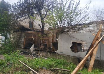 Потрощені будинки у приватному секторі: ще фото наслідків атаки “шахедів” на Дніпро