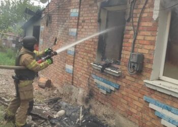 Окупанти вдарили по Нікопольщині   артилерією та безпілотниками: є руйнування