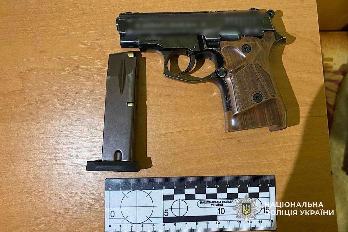 У Нікополі чоловік стріляв з пістолета у співробітника ТЦК