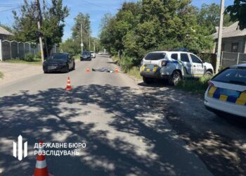 У Дніпрі суддя на мотоциклі насмерть забив 80-річного дідуся