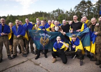Додому з полону повернулися 30 захисників з Дніпропетровщини