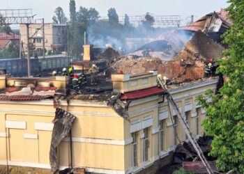 Вогонь знищив дах вокзалу у Павлограді