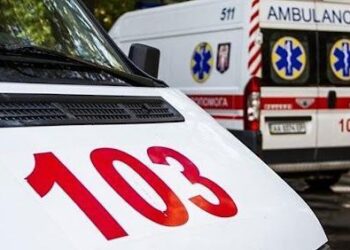 На Дніпропетровщині рятували батька та сина, які отруїлися парами вигрібної ями