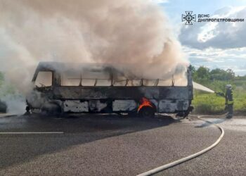 На трасі області згорів пасажирський автобус