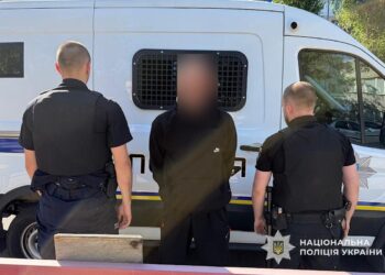 Стрілянина у Слобожанському: затримали чоловіка, який відкрив вогонь по кривднику своєї дружини