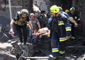 Ракетна атака на Дніпро: є загиблі та поранені