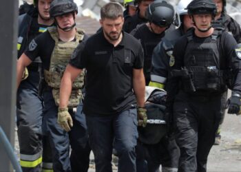Знову зросла кількість загиблих через ракетний удар по Дніпру