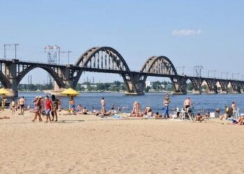 Купатися у водоймах області небезпечно: результати досліджень