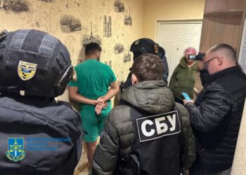 Шахраї з Кам’янського ошукали   родичів військових на майже 3 мільйони гривень