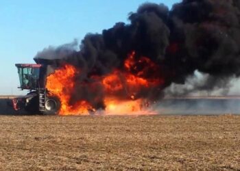Пошкоджені сільгосппідприємства, техніка й автівки внаслідок удару по Синельниківщині