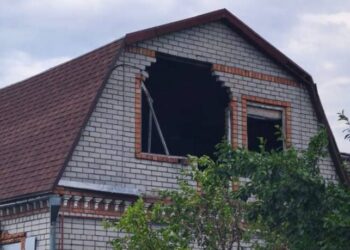 На Нікопольщині внаслідок ворожих обстрілів постраждала 39-річна жінка