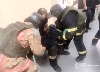 Ворог вдарив “шахедами” по Дніпру: є загиблий та поранені