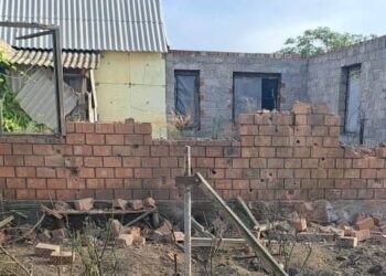 Окупанти поранили двох людей на Нікопольщині: наслідки обстрілів області