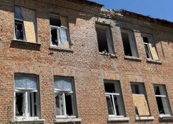 Внаслідок обстрілів Нікопольщини пошкоджені п’ять приватних осель та соціальний заклад