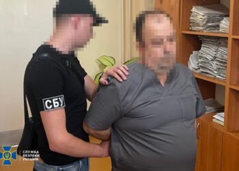 У Дніпрі СБУ викрила трьох посадовців ТЦК, які за хабар «списували» мобілізованих