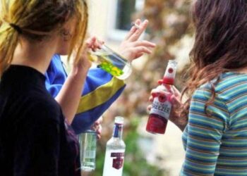 Неповнолітня дівчина з Дніпра потрапила до лікарні з алкогольною комою