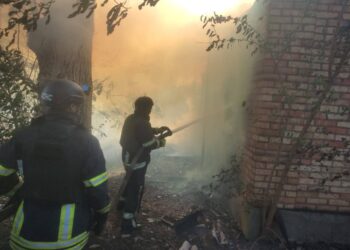 Через ранковий артобстріл у Нікополі постраждала 55-річна жінка