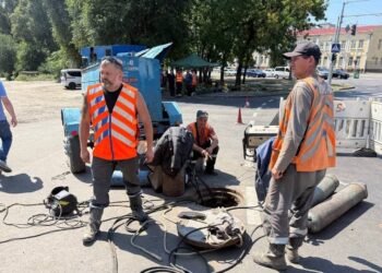 У Дніпрі ремонтують водогін: коли з’явиться вода на правобережжі