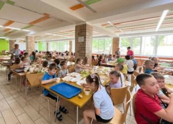 Гарна новина: молодша школа харчуватиметься безкоштовно