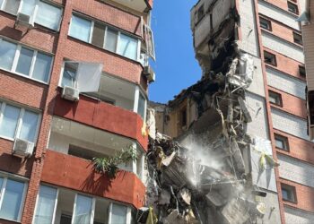 Планують майже за 50 мільйонів гривень відновити пошкоджений ракетою будинок у центрі Дніпра