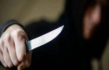 Кривава бійка у центрі Дніпра: поліція розшукує нападника