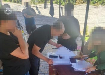 У Дніпрі викрили групу, яка незаконно переоформлювала нерухомість за підробленими документами