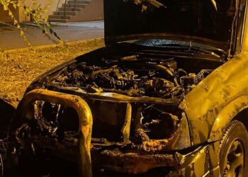 У Дніпрі затримали підлітків, які спалили авто