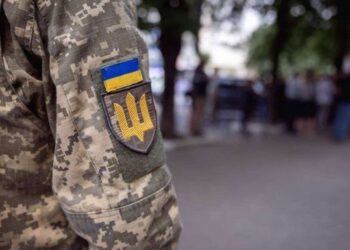 Бійка дніпрян з військовими біля супермаркету: пояснення від обласного ТЦК