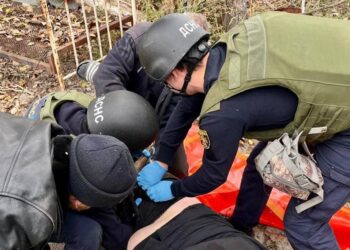 Окупанти поранили 52-річного чоловіка внаслідок обстрілів області
