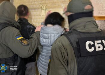 СБУ затримала дезертира та його спільницю, які готували бомби для терактів на Дніпропетровщині