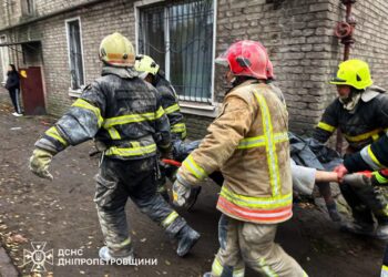 У Кам’янському з-під завалів зруйнованого будинку дістали тіло чоловіка