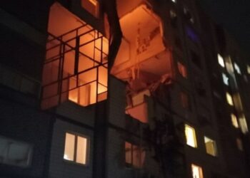 Перші наслідки потужної атаки на Дніпро: є постраждалі