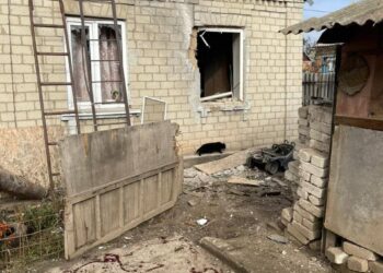 Поранений 56-річний чоловік внаслідок обстрілів Нікопольщини
