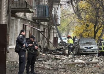 У Кам’янському мародери обікрали квартири у будинку, пошкодженому внаслідок атаки БпЛА