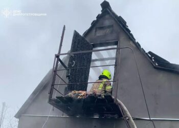 У Дніпрі на пожежі виявили тіло чоловіка