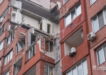 Демонтаж будинку на вулиці Виконкомівській у Дніпрі ускладнюється через небезпеку обвалу