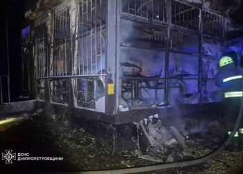 У Дніпрі виявили тіло чоловіка у згорілому магазині
