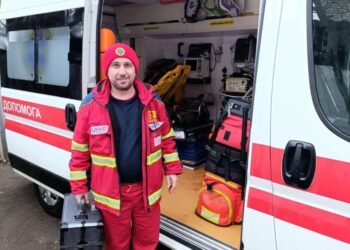 У Дніпрі врятували жінку, яка впала у кому після падіння з висоти 9-ти метрів