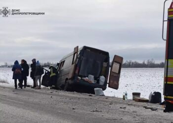ДТП під Дніпром: постраждалих деблокували рятувальники