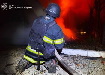 Ворог атакував ракетою Кривий Ріг: є постраждалі та руйнування