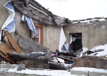 Між евакуацією і домом: будні прифронтових Отрішок