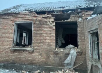Постраждали троє людей внаслідок обстрілів Дніпропетровщини