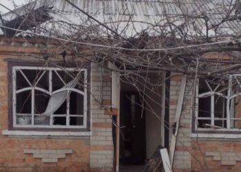 Пошкоджена пошта, підприємство, будинки, авто: наслідки обстрілів Дніпропетровщини