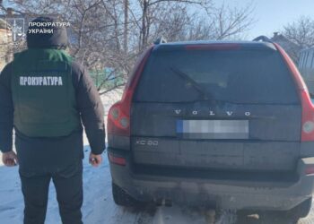 Бізнес на війні: як у Кривому Розі продавали гуманітарні автомобілі