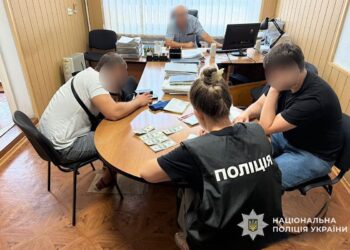Продавали місця в магістратурі: судитимуть двох посадовців університету у Дніпрі
