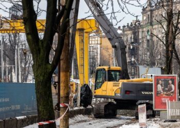 Відновлюється рух ділянкою проспекту Яворницького, де тривав ремонт